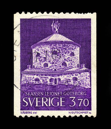 SWEDEN - CIRCA 1967: A stamp printed in Sweden shows Skansen Kronan, redoubt in the district of Haga of Gothenburg, Sweden, circa 1967のeditorial素材