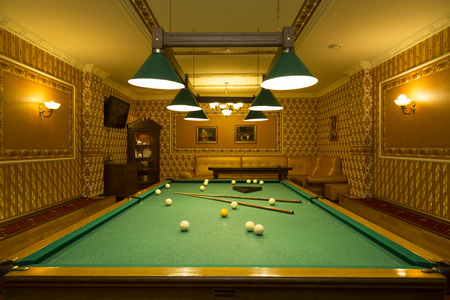 A pool table in a Deluxe roomのeditorial素材