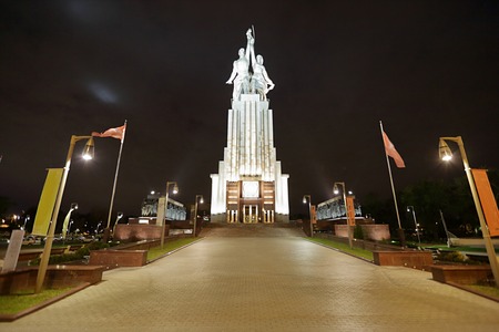 MOSCOW, RUSSIA - SEPTEMBER 09, 2016: Worker and Kolkhoz Woman Monument by Vera Mukhinaのeditorial素材