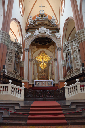 BOLOGNA, ITALY - JULY 20, 2018: Interior of the Basilica of San Petronio in Piazza Maggiore. The sixth largest church in Europe. The building was laid in 1390のeditorial素材