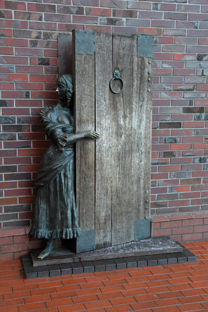 KALININGRAD, RUSSIA - NOVEMBER 27, 2018: The Innkeeper sculpture in the Fish Village. Author - Alexander Benのeditorial素材