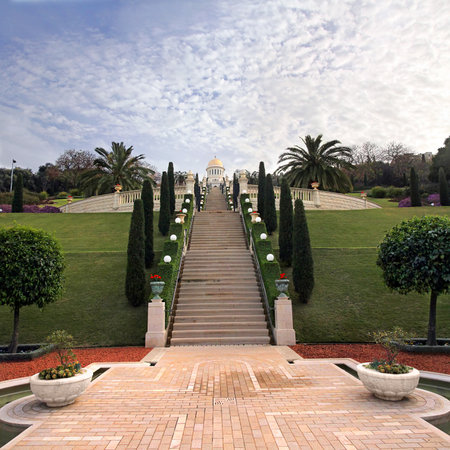 HAIFA, ISRAEL - MARCH 09, 2015: Bahai Temple and Bahai Gardens on Mount Carmel in Haifaのeditorial素材