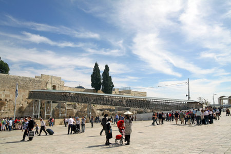 JERUSALEM, ISRAEL - FEBRUARY 21, 2014: Mughrabi Bridge to the Temple Mount in Jerusalemのeditorial素材