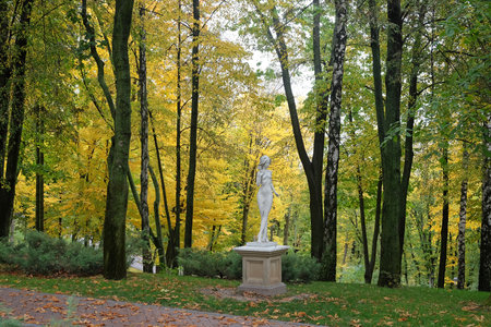 MEZHYHIRYA, UKRAINE - OCTOBER 04, 2019: Marble statue of a young gir in the park in Mezhyhirya, the residence of the former President of Ukraine Yanukovychのeditorial素材