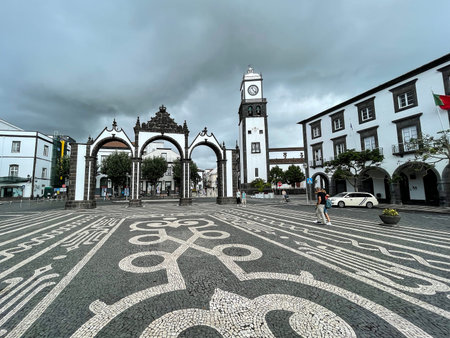 PONTA DELGADA, SAN MIGUEL, AZORES - SEPTEMBER 25, 2022: Historical City Gates in the central square of Ponta Delgadaのeditorial素材
