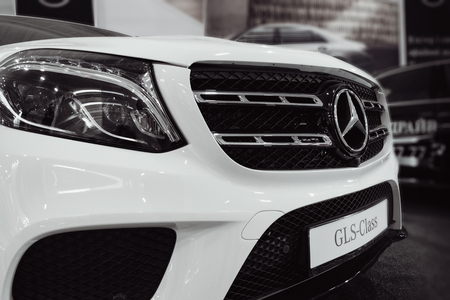 KROPIVNITSKIY, UKRAINE  â 27 September, 2018: Close up Mercedes Benz logo and badge on radiator grille, new car at motor show, Automobile Salon , selective focusのeditorial素材