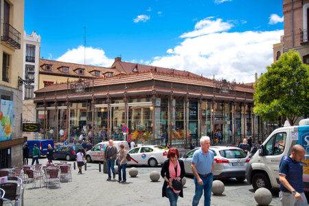 MADRID, SPAIN - MAY 28, 2014  Old Madrid city centre streetのeditorial素材