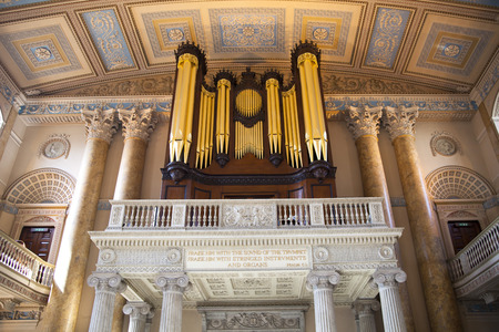 LONDON, UK - MAY 15, 2014  Organ in Royal Chapel in Londonのeditorial素材