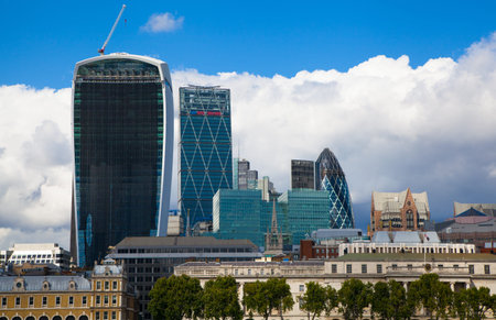 LONDON, UK - AUGUST 16, 2014: City of London view. South bank walk.のeditorial素材