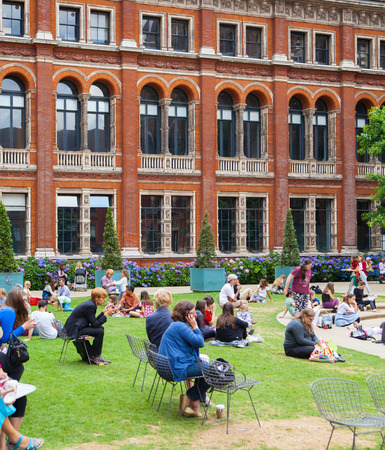 LONDON, UK - AUGUST 24, 2014: Victoria and Albert Museum historic building.のeditorial素材