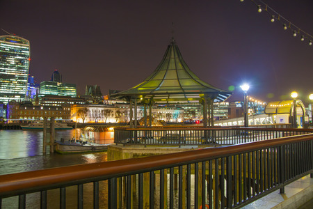 LONDON, UK - APRIL 15, 2015: London night viewのeditorial素材