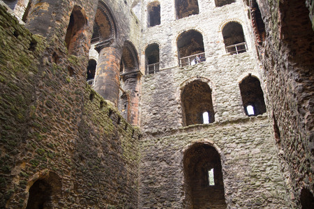ROCHESTER, UK - MAY 16, 2015: Rochester Castle 12th-century. Castle and ruins of fortifications. Kent, South East England.のeditorial素材