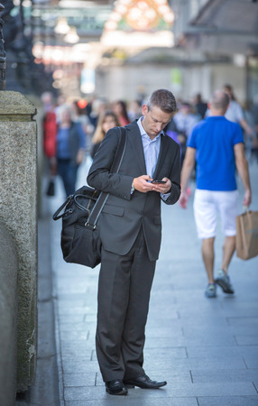 LONDON UK - SEPTEMBER 10, 2015 - Lots of office workers walking in the lunch time in the City of Londonのeditorial素材