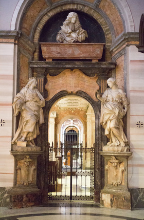 ROME, ITALY - APRIL 8, 2016:  Interior of the church "Church of the Holy Stigmata of St. Francis".  Chiesa Rettoria Santissime Stimmate 1714.のeditorial素材