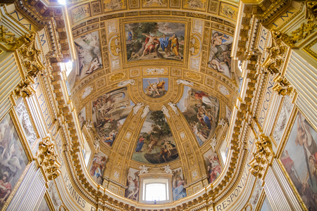 ROME, ITALY - APRIL 8, 2016: Interior of the Papal Basilica of St. Peter in the Vaticanのeditorial素材