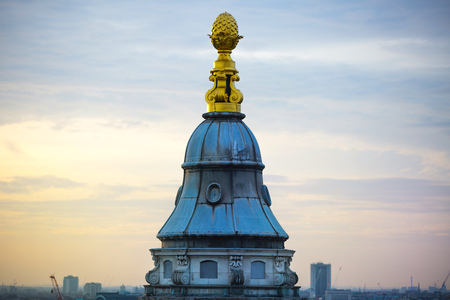 St. Paul's cathedral chapel gilded top against sunset, Londonの写真素材