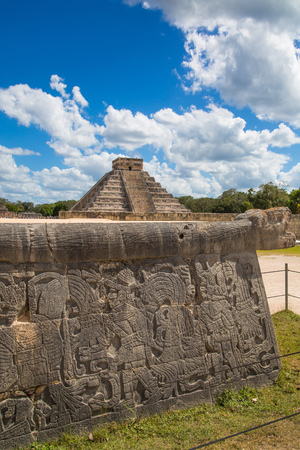 Mexico, Chichen Itzá, Yucatán. Mayan pyramid of Kukulcan El Castilloのeditorial素材