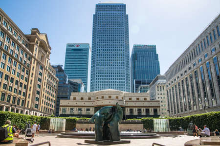 London, UK - 29 May, 2020: Canary Wharf City of London empty offices due as the result of COVID-19 coronavirus pandemic outbreak.のeditorial素材