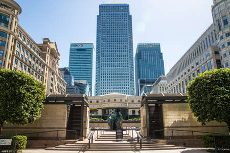 London, UK - 29 May, 2020: Canary Wharf City of London empty roads due as the result of COVID-19 coronavirus pandemic outbreak. No people, no transport, public places are closed.のeditorial素材