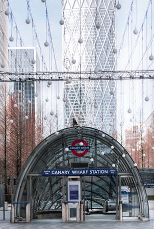 London, UK - February 5, 2021: Empty entrance hall of Canary Wharf tube station, one of the busiest stations in London. Empty station due to coronavirus restrictionのeditorial素材