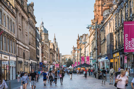 Glazgow, Scotland - 25 August, 2021: Buchanan street the famous shopping district with a generally more upmarket range of shops. Street view with lots of people, tourists and shoppersのeditorial素材