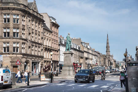Edinburgh, UK - August 24, 2021: George Street with Victoria architecture and William Pitt The Younger Statueのeditorial素材