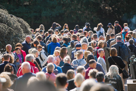 London, UK - September 16, 2022:  Long queue of people arriving to pay respect to the Queen Elizabeth IIのeditorial素材