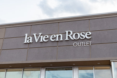 Ottawa, Canada - April 10, 2021: La Vie en Rose lingerie outlet storeのeditorial素材