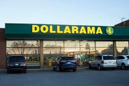 Ottawa, Canada - July 21, 2020: Dollarama dollar store front view in the eveningのeditorial素材