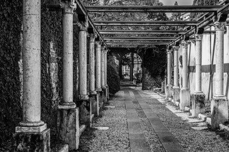 Colonnade leading to the tomb of Juliet, Verona, Italy.のeditorial素材