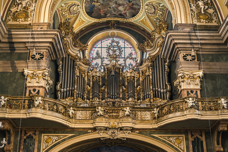 Brixen, Italy - December 26, 2016: Organ and choir loft above the entrance of the Cathedral of Santa Maria Assunta and San Cassiano in Bressanone.のeditorial素材