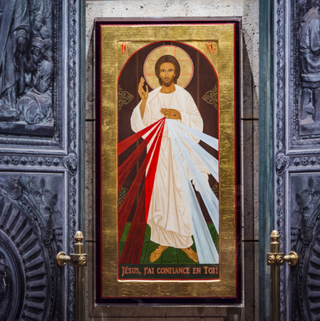 Montmartre, Paris - January 5, 2018: Golden icon depicting Jesus inside the Basilica of the Sacred Heart of Montmartre.のeditorial素材