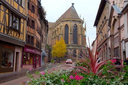 Small road to the Saint Martin's Cathedral (Eglise Saint Martin) in Colmarのeditorial素材