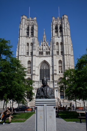 Brussels, Belgium - June 18, 2011: King Baudouin Statue and St. Michael and St. Gudula Cathedral in Brusselsのeditorial素材