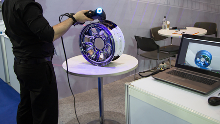 High technology portable 3D measurement scanner inspecting car wheel