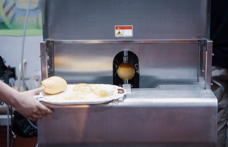 Automatic fruit peeling machine. Fruit peeler.