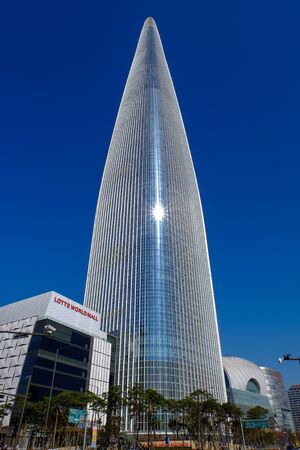 Seoul, South Korea - October 30, 2017: Seoul sky building or Lotte World Tower is the nation's tallest and the world's fifth tallest building. The observatory offers a panoramic view of the entire capital city, beautiful both day and night a major touristのeditorial素材