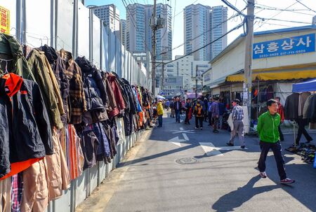 Seoul, South Korea - October 28, 2017 : Korean people shopping at Dongmyo flea market. The biggest second hand market in Korea.のeditorial素材