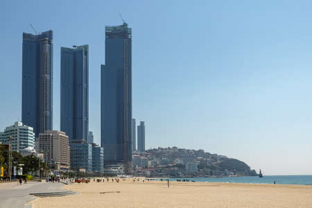 Busan, South Korea April 4, 2019: People relaxing and having fun on Haeundae Beach.One of the famous beautiful attractions in Busanのeditorial素材