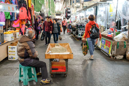 Daegu , South Korea, April 4, 2019:Most of tourist and korean people visit in Daegu traditional market. The seomun market is a big market in Daegu city, and especially the night market  There are many things to eat.のeditorial素材