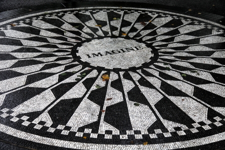 Strawberry Field memorial mosaic at Central Park, New Yorkのeditorial素材