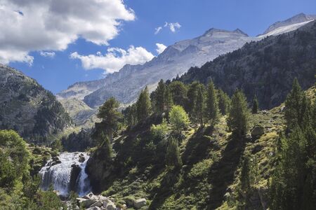 Benasque, Huesca/Spain; Aug. 22, 2017. The Posets-Maladeta Natural Park is a Spanish protected natural space. It includes two of the highest mountain peaks in the Pyrenees.の写真素材