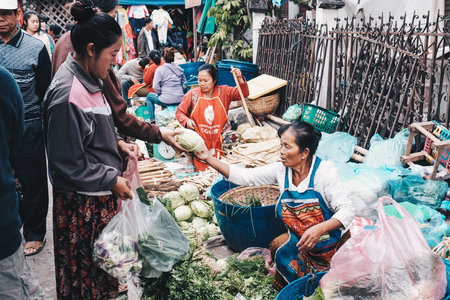 LUANG PRABANG, LAOS - DECEMBER 05 2016: Morning Market in Luang Prabang. The Morning Market is local market selling raw food and popular market for tourists.のeditorial素材