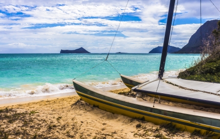Catamaran on beautiful Waimanalo Beachの写真素材
