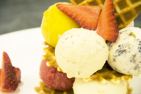 Mix ice-cream and fruitの写真素材