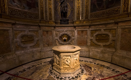 SIENA, ITALY, JUNE 11, 2016 : interiors and architectural details of the duomo, Siena cathedral, june 11, 2016 in Siena, Italyのeditorial素材