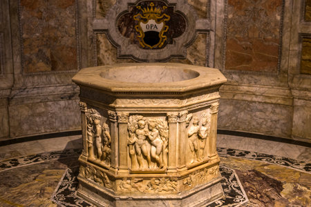 SIENA, ITALY, JUNE 11, 2016 : interiors and architectural details of the duomo, Siena cathedral, june 11, 2016 in Siena, Italyのeditorial素材