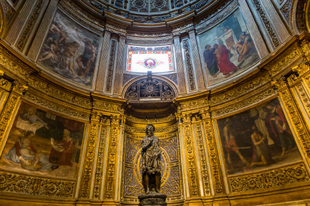 SIENA, ITALY, JUNE 11, 2016 : interiors and architectural details of the duomo, Siena cathedral, june 11, 2016 in Siena, Italyのeditorial素材