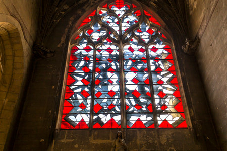 NEVERS, FRANCE, SEPTEMBER 20, 2016 : interiors and details of saint-cyr-sainte-julitte cathedral, september 20, 2016, in Nevers, Franceのeditorial素材
