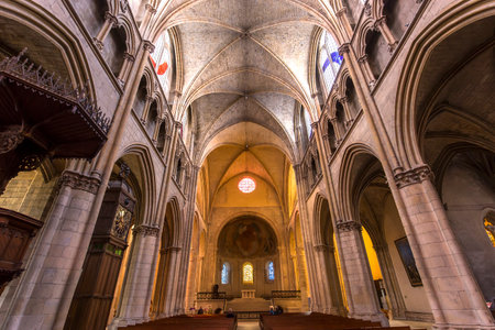 NEVERS, FRANCE, SEPTEMBER 20, 2016 : interiors and details of saint-cyr-sainte-julitte cathedral, september 20, 2016, in Nevers, Franceのeditorial素材